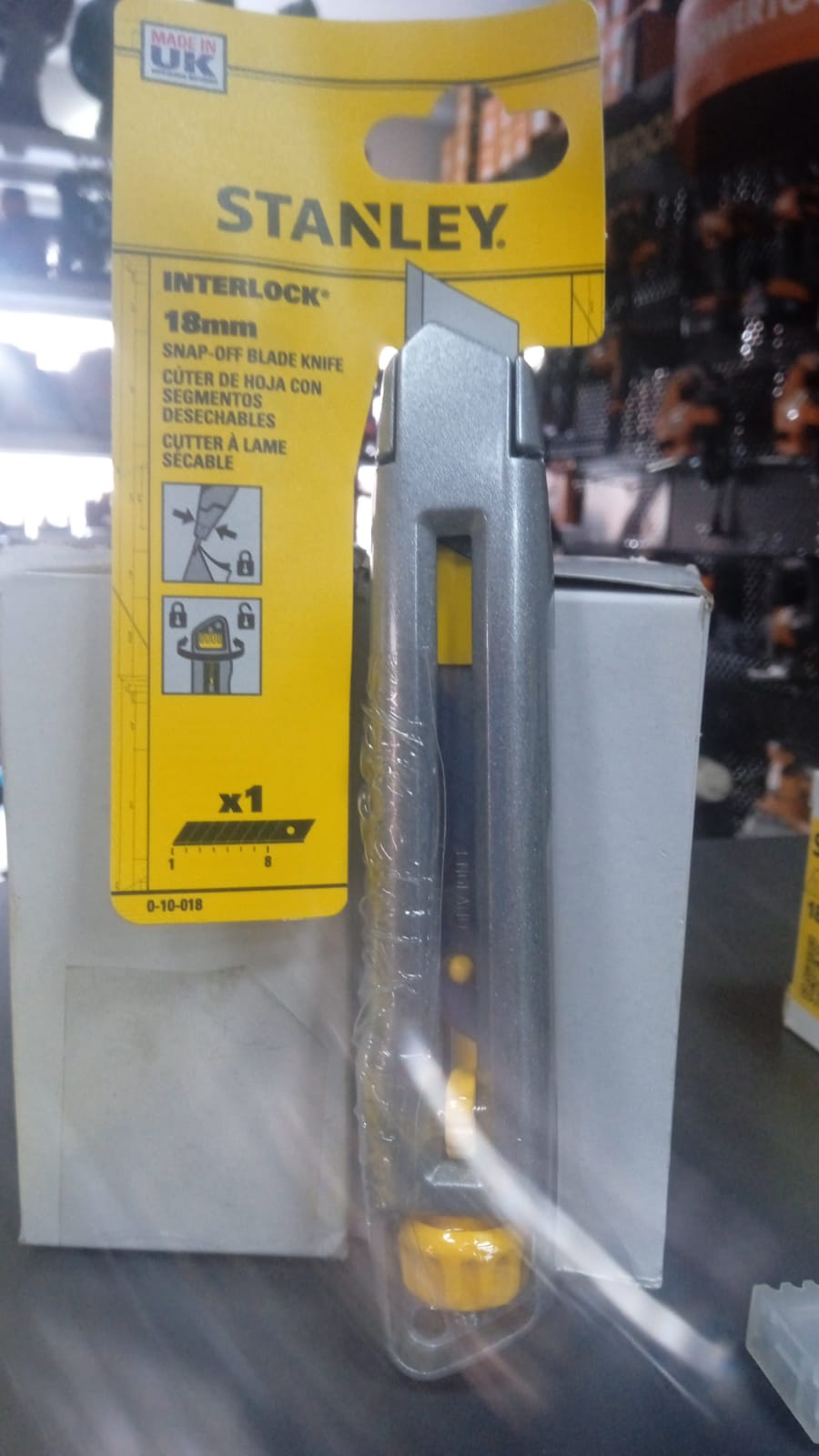 STANLEY ınterlock askılı maket bıçağı  0-10-018